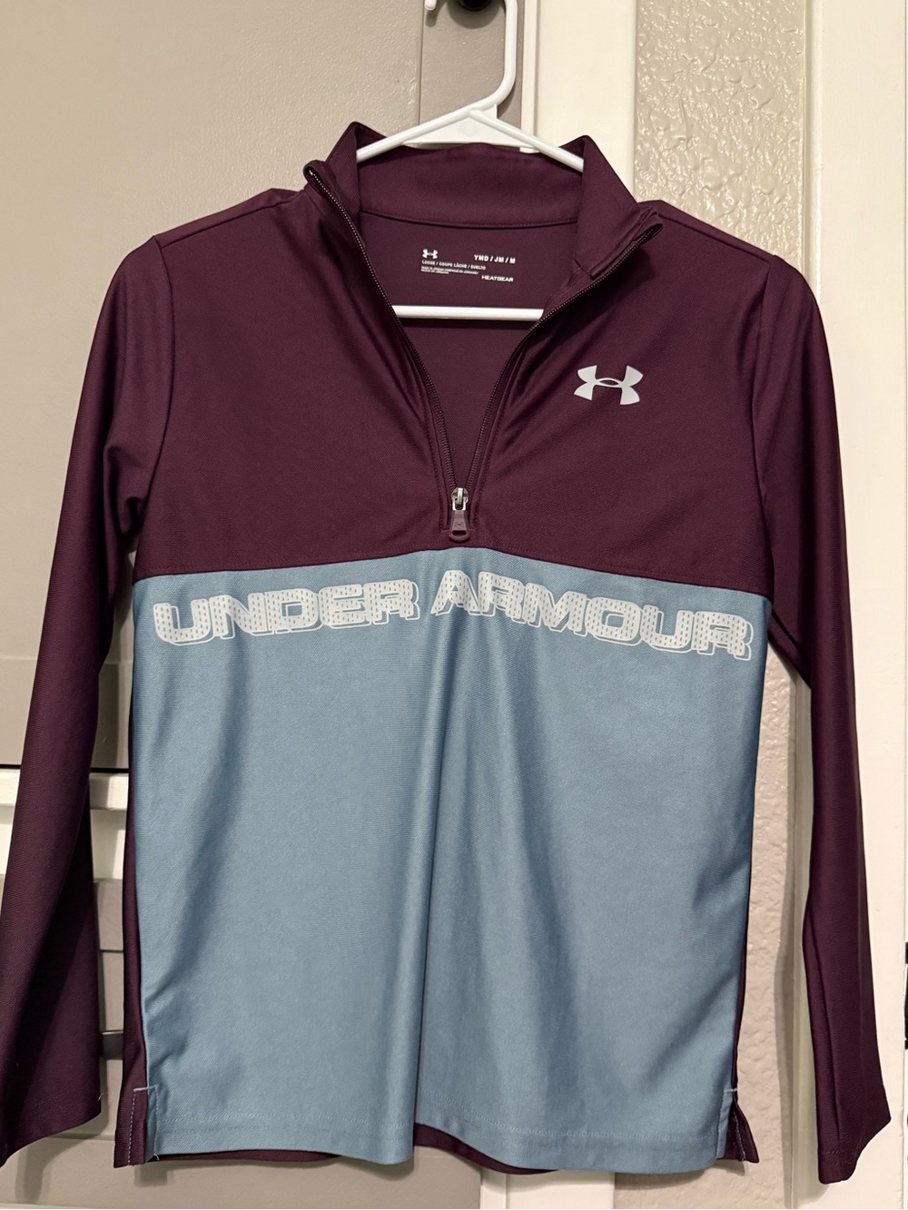 Under Armour maroon Quarter Zip Performance Top size youth medium